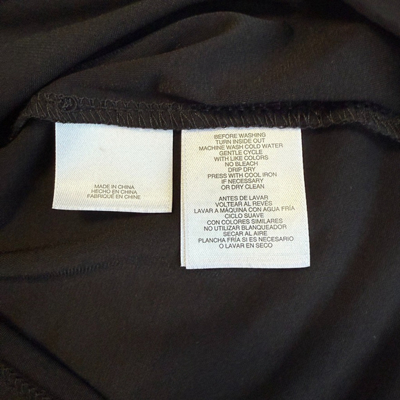 Anne Klein Short Sleeve Button Shoulder Blouse Women’s Small Black Gold New - Picture 6 of 10